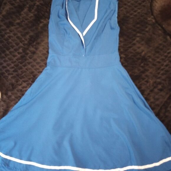 Sleeveless sailor mid length dress - Picture 5 of 9